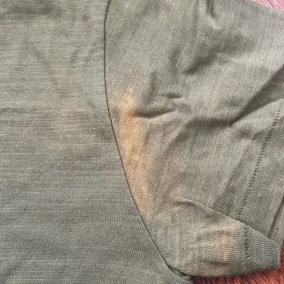 Off white Virgil Abloh stained at pits - Picture 2 of 5